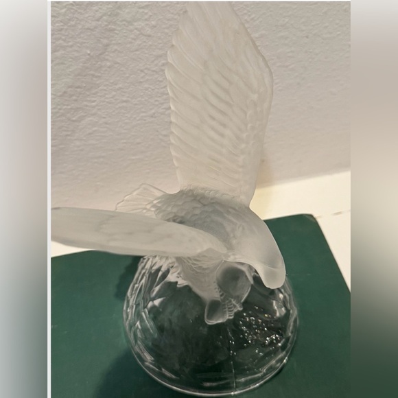 Vintage/Antique Crystal Frosted Eagle w/ Unknown Maker Marking - Picture 3 of 10